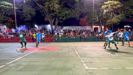 Doze times jogam na segunda fase do Campeonato Empresarial de Futsal Amador